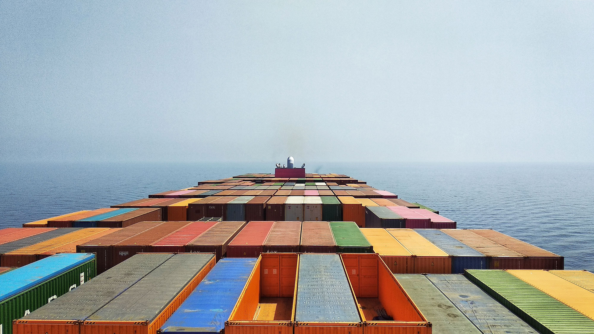 Fraktfartyg med containers